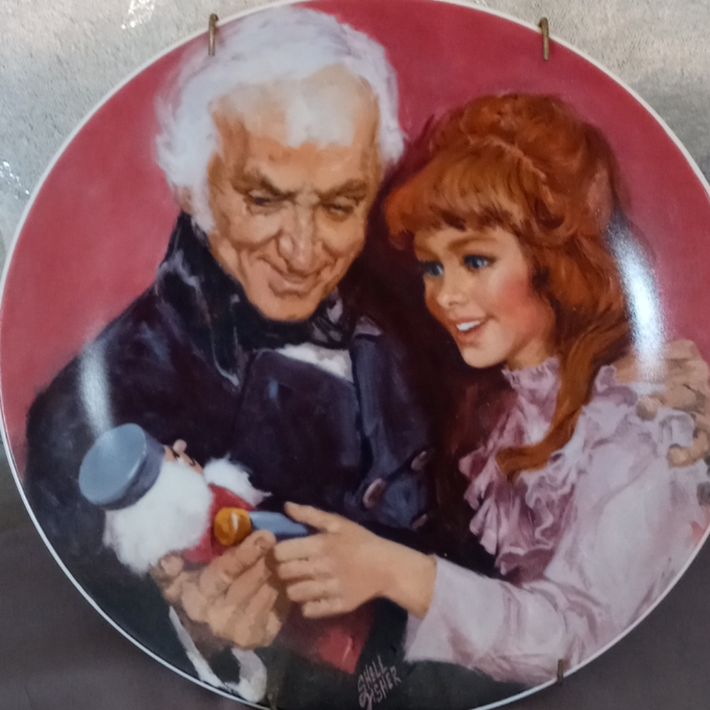 Viletta Decorative Plate
